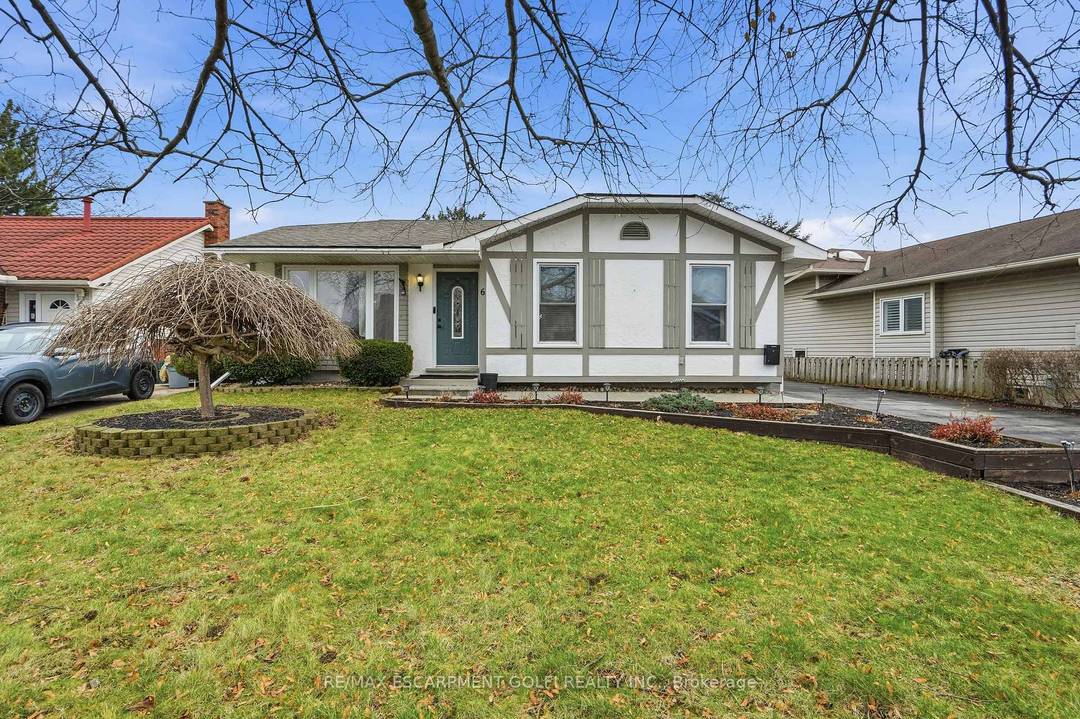 Welcome to this well maintained detached bungalow in a desirable North End neighbourhood, ideal for first time buyers, young families or downsizers seeking comfortable one level living with added flexibility ...