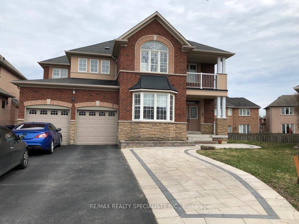 Newer 2 Br, 1 Full Bath Lower Unit Located On Quiet Cul De Sac.