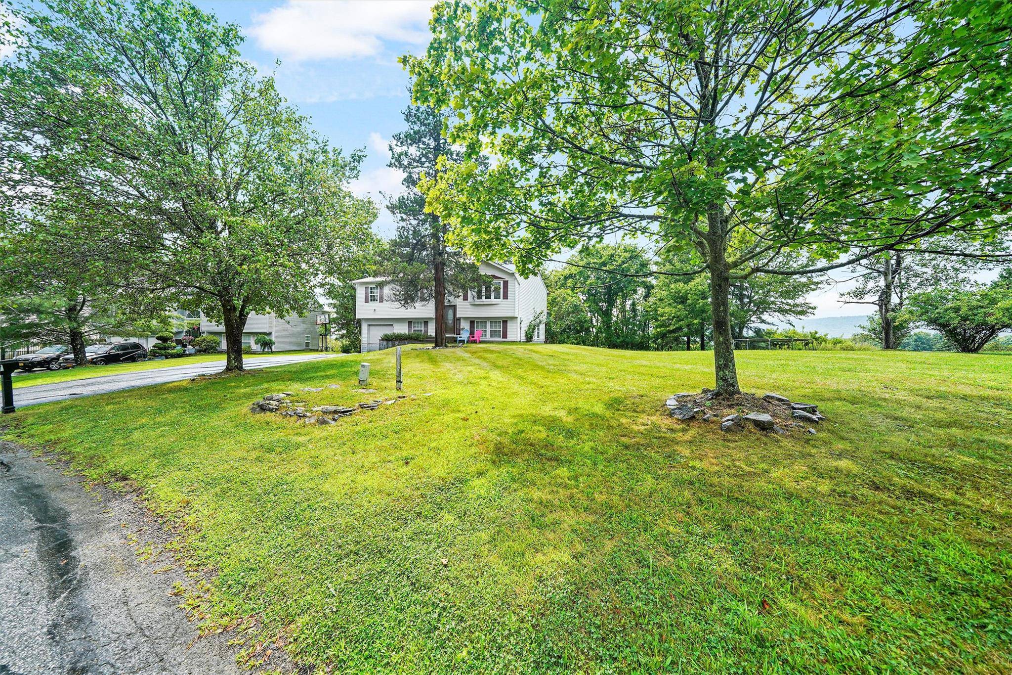 Welcome to a great opportunity in The Highland Lake Estates.