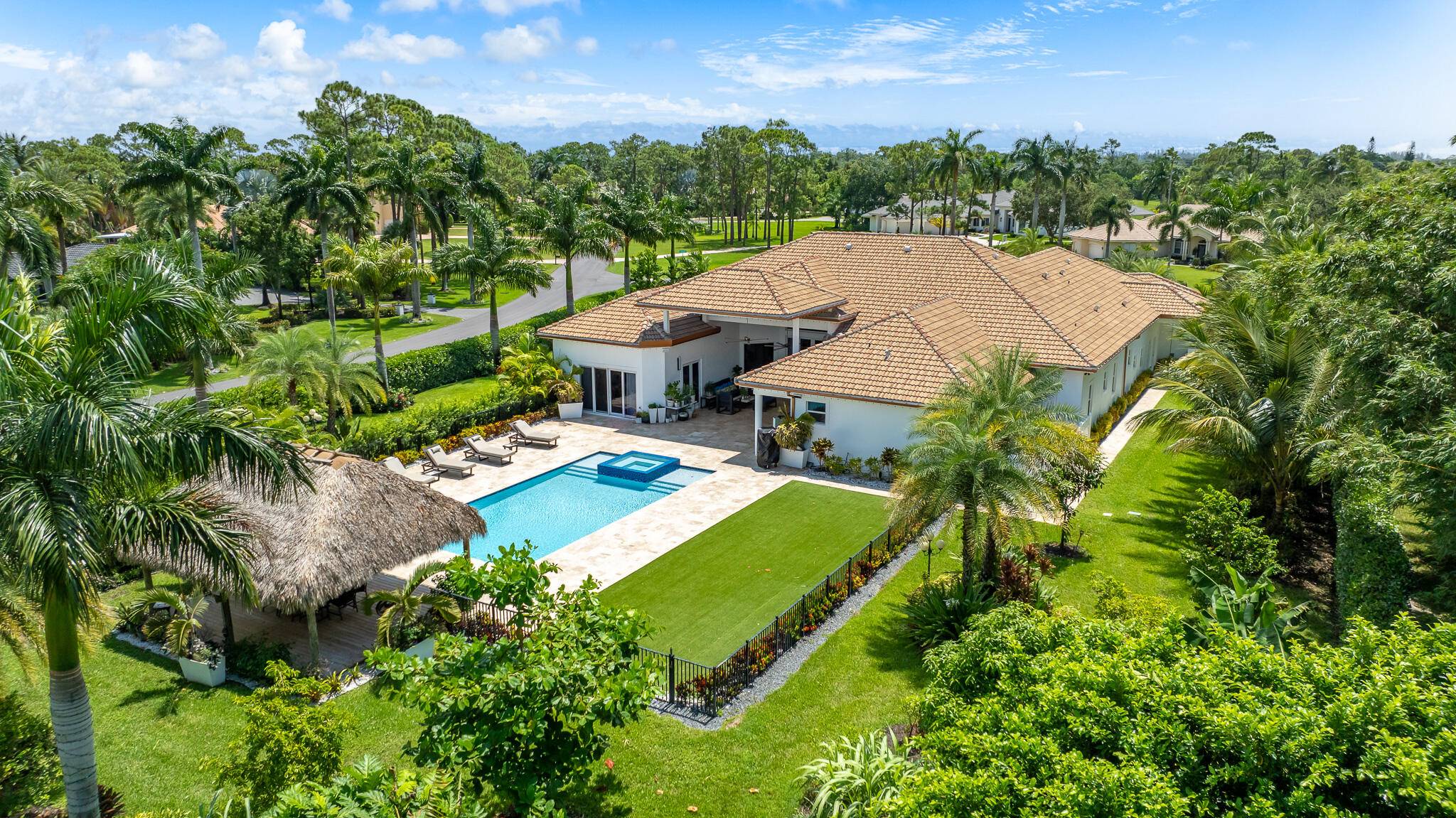 Custom built 6 bedroom 6.