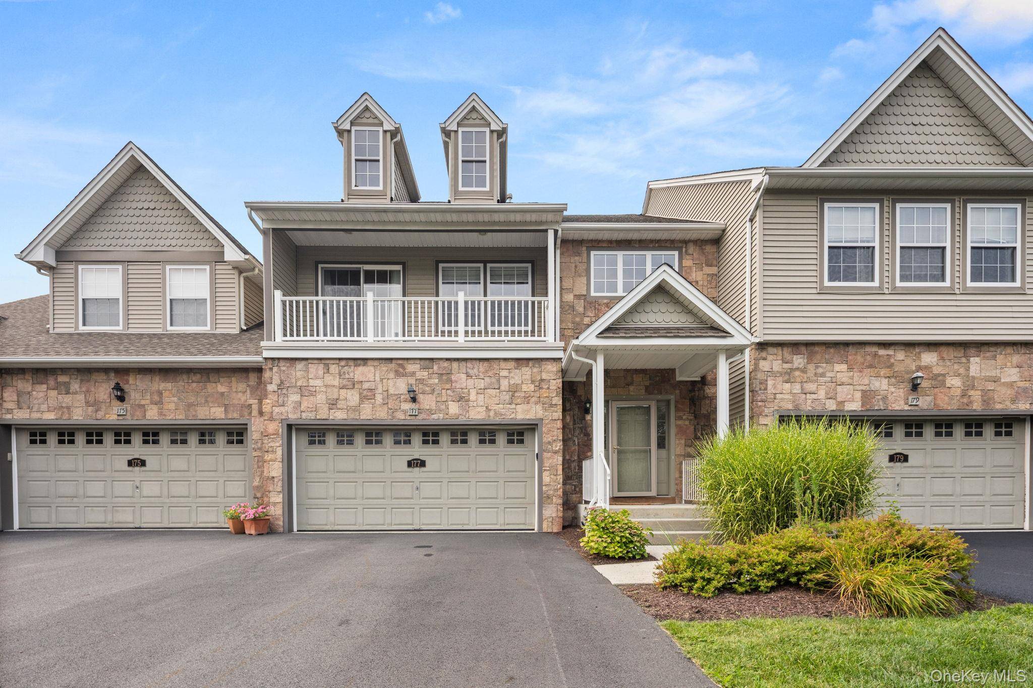 Beautiful, well appointed townhouse located in the Preserve on the Hudson !