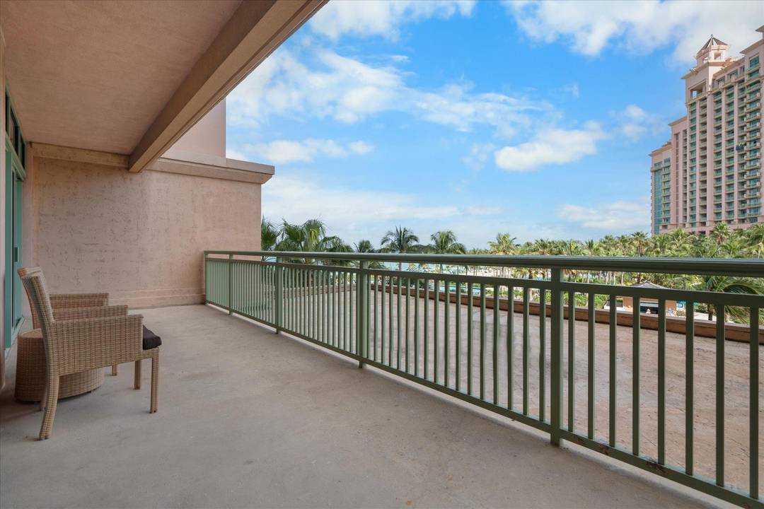 THE REEF RESIDENCES Condo New-Providence