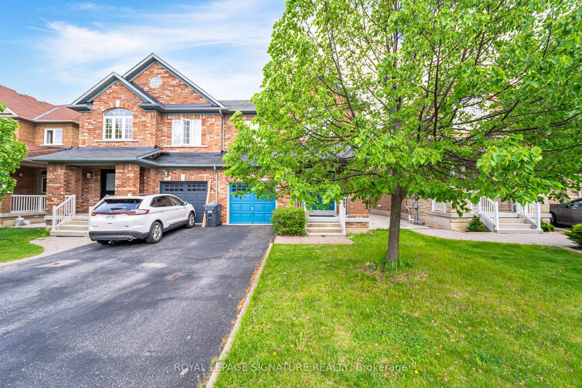 Beautiful 4 Bdrm Semi Detached in Churchill Meadows Community.