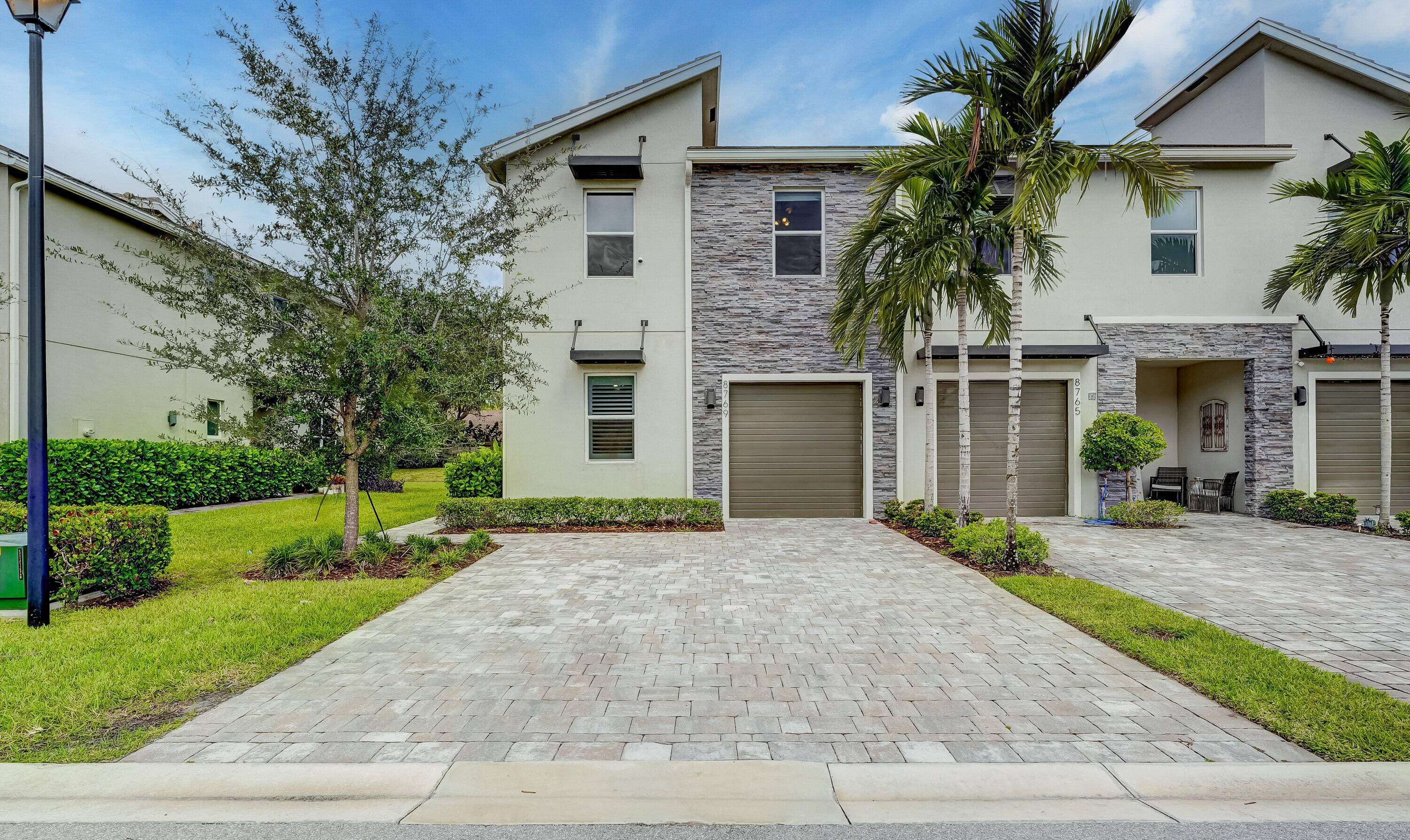 Welcome to this spacious and inviting 4 bedroom, 3 bathroom home, perfect for comfortable family living !