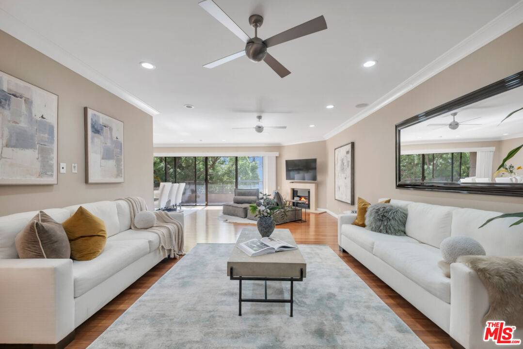 1124 N Kings Rd 2BR Sunset Strip La