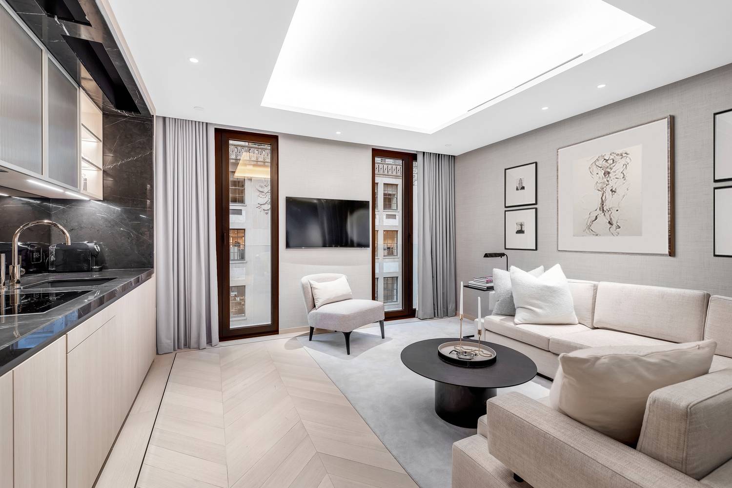 Introducing 10D, a meticulously appointed, fully furnished studio suite residence at Mandarin Oriental Fifth Avenue, renowned for exclusivity and security.