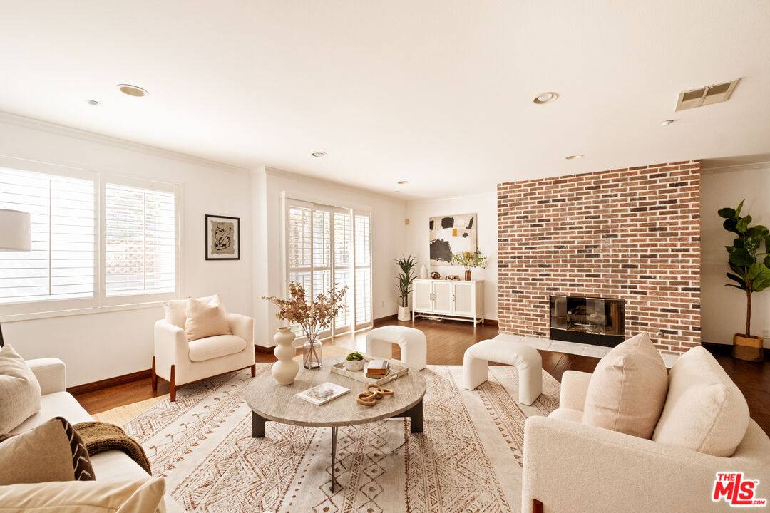 1212   Ocean Park Blvd 3BR Santa Monica La
