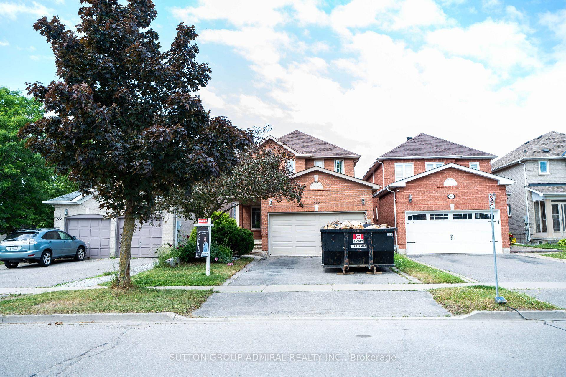 Gorgeous Brick Family Home In The Desired Summerhill Estates Of Newmarket !