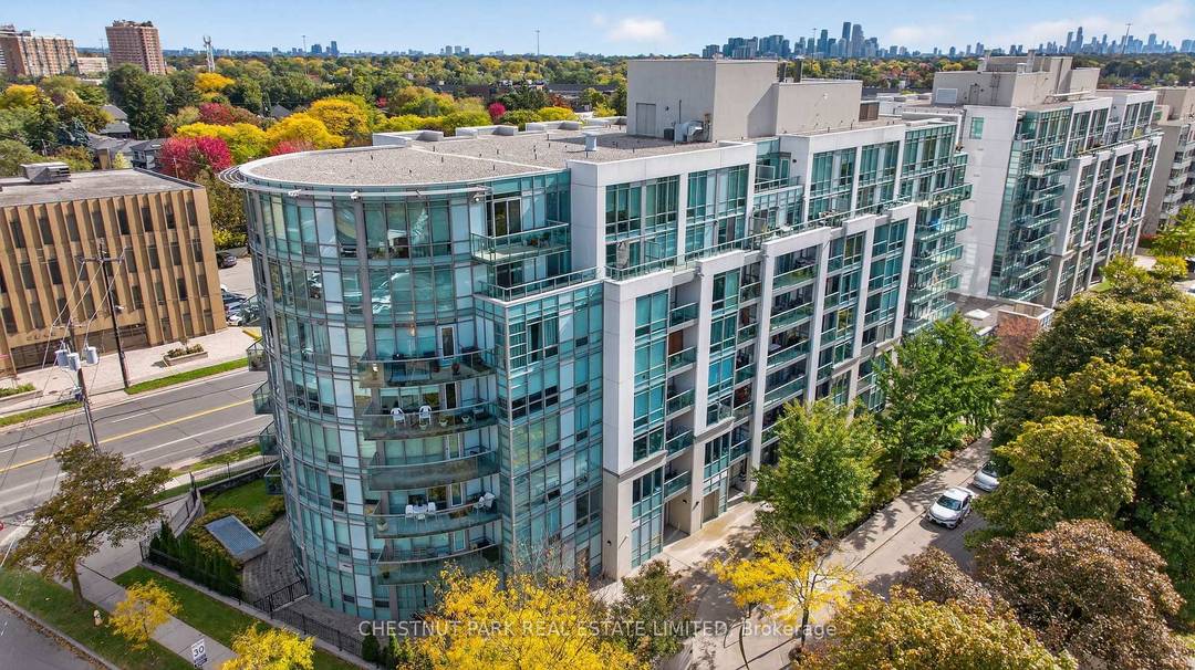 Exceptional corner 3 bedroom condominium in the highly sought after VIVA Condos on Bathurst.