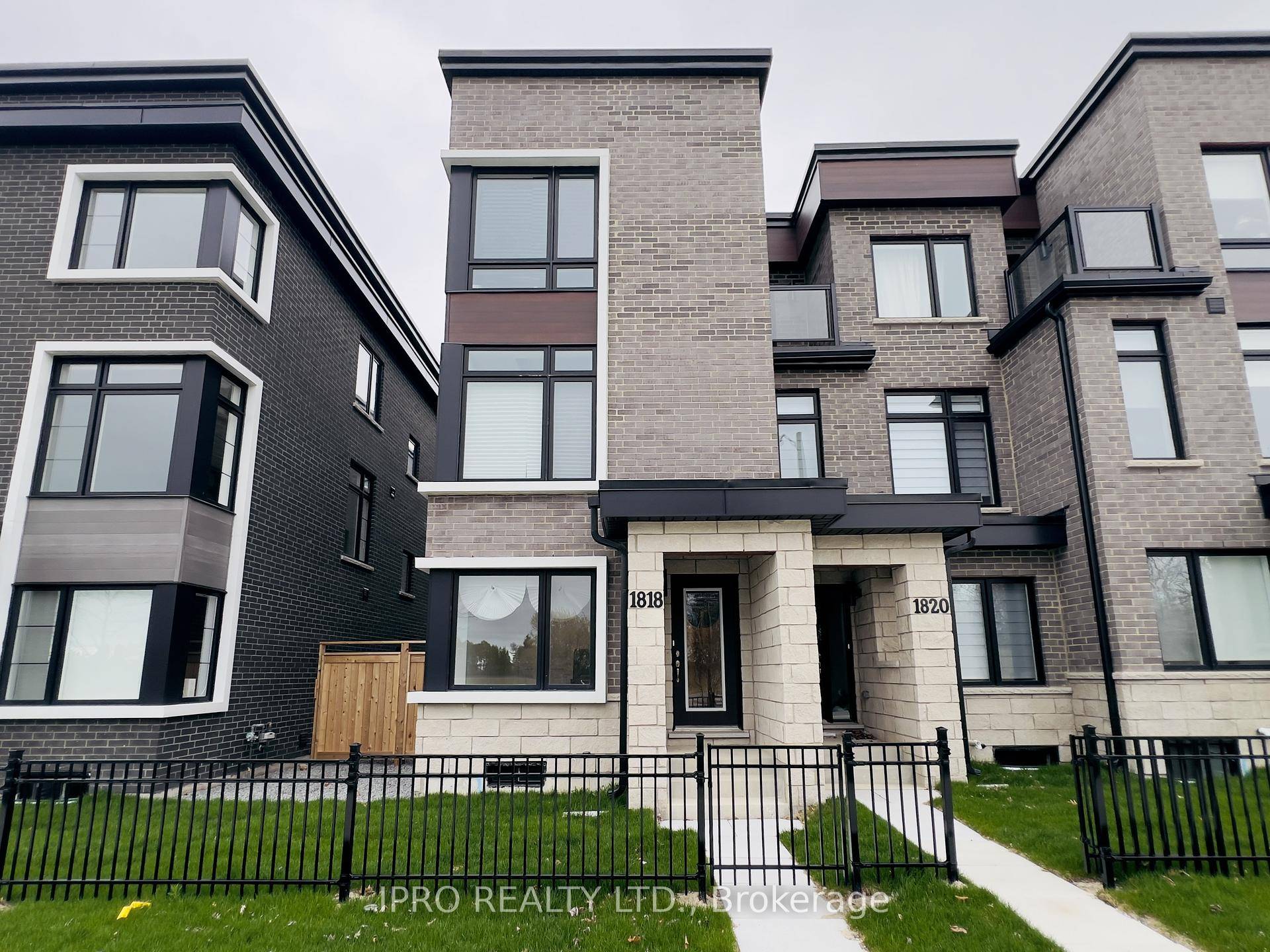 Experience luxury living in this exquisite semi like or end unit freehold townhome built by the renowned Madison Group in the sought after Cornell Rouge community !