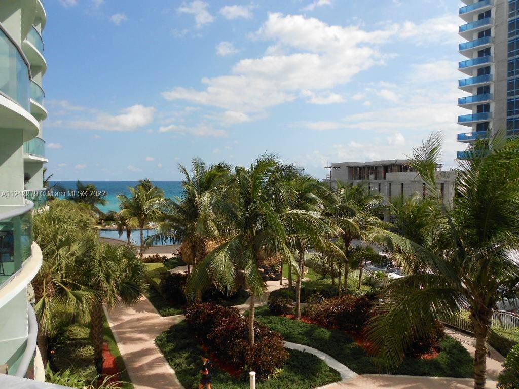 RESORT STYLE CONDO ON A1A HOLLYWOOD BEACH, DIRECT EAST OCEANFRONT OCEANVIEW 1BR DEN 1.