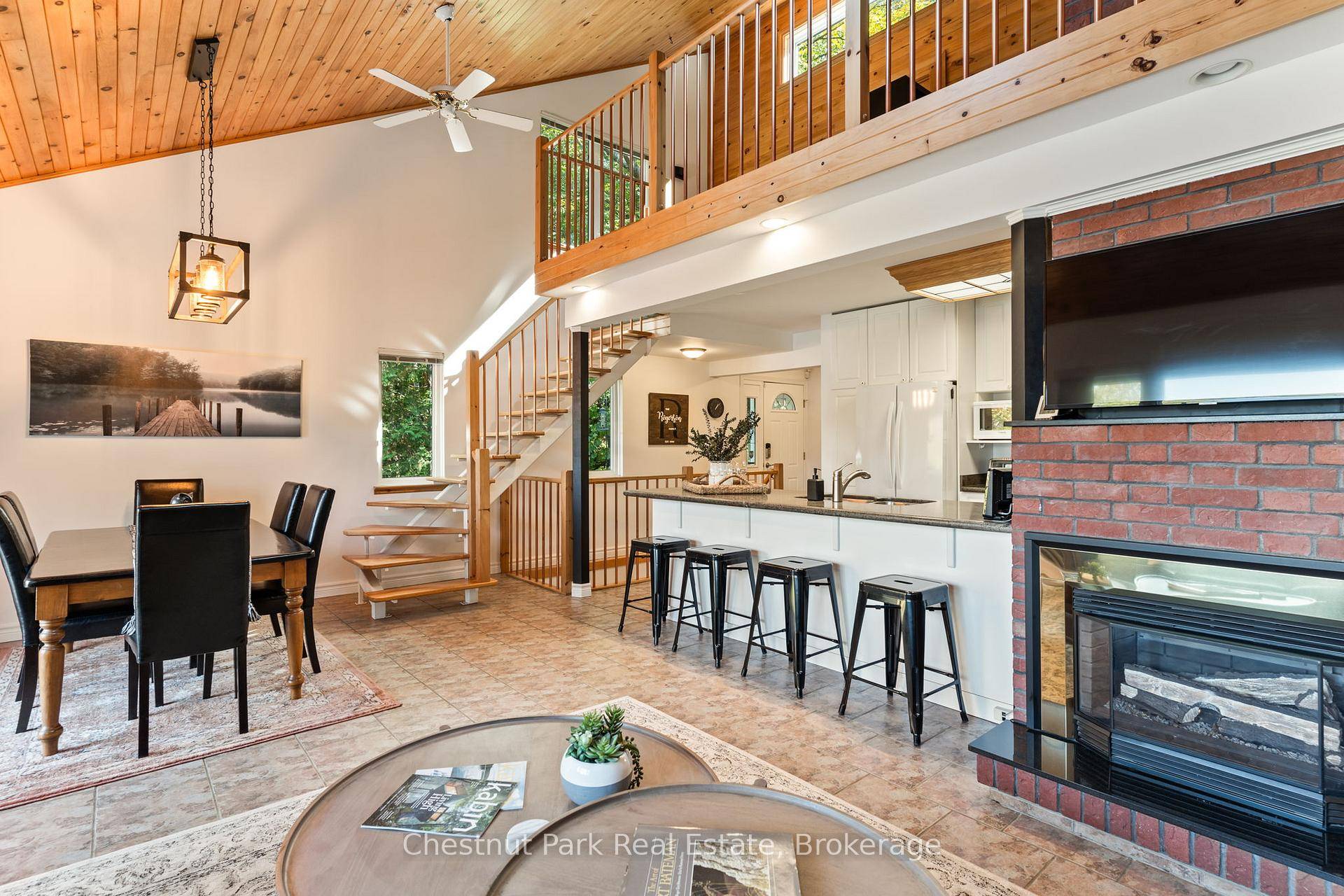 Look no further here is your perfect, fully winterized, waterfront home on Diamond Lake !