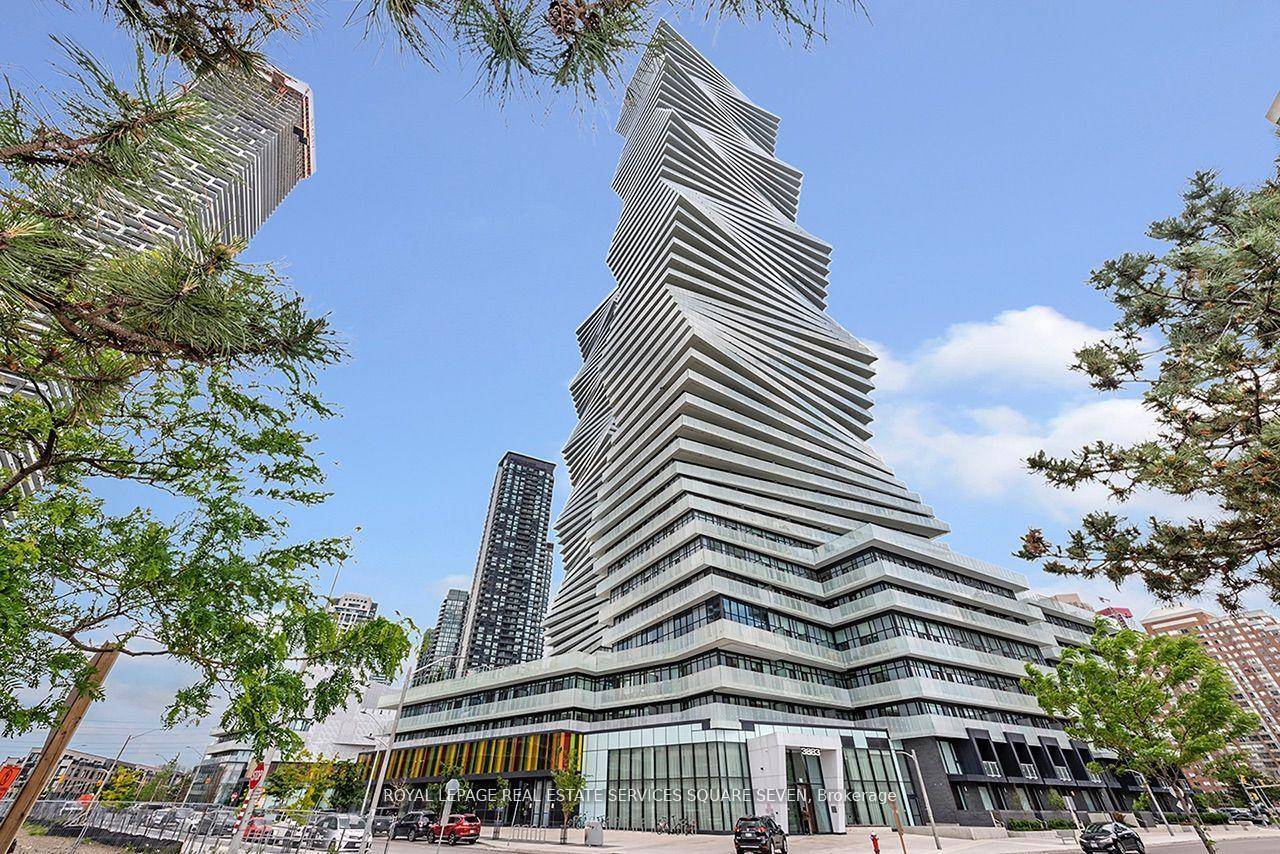 Discover modern living in this spacious 2 bedroom, 2 bathroom condo in Mississauga, offering elegant interior space and balcony.