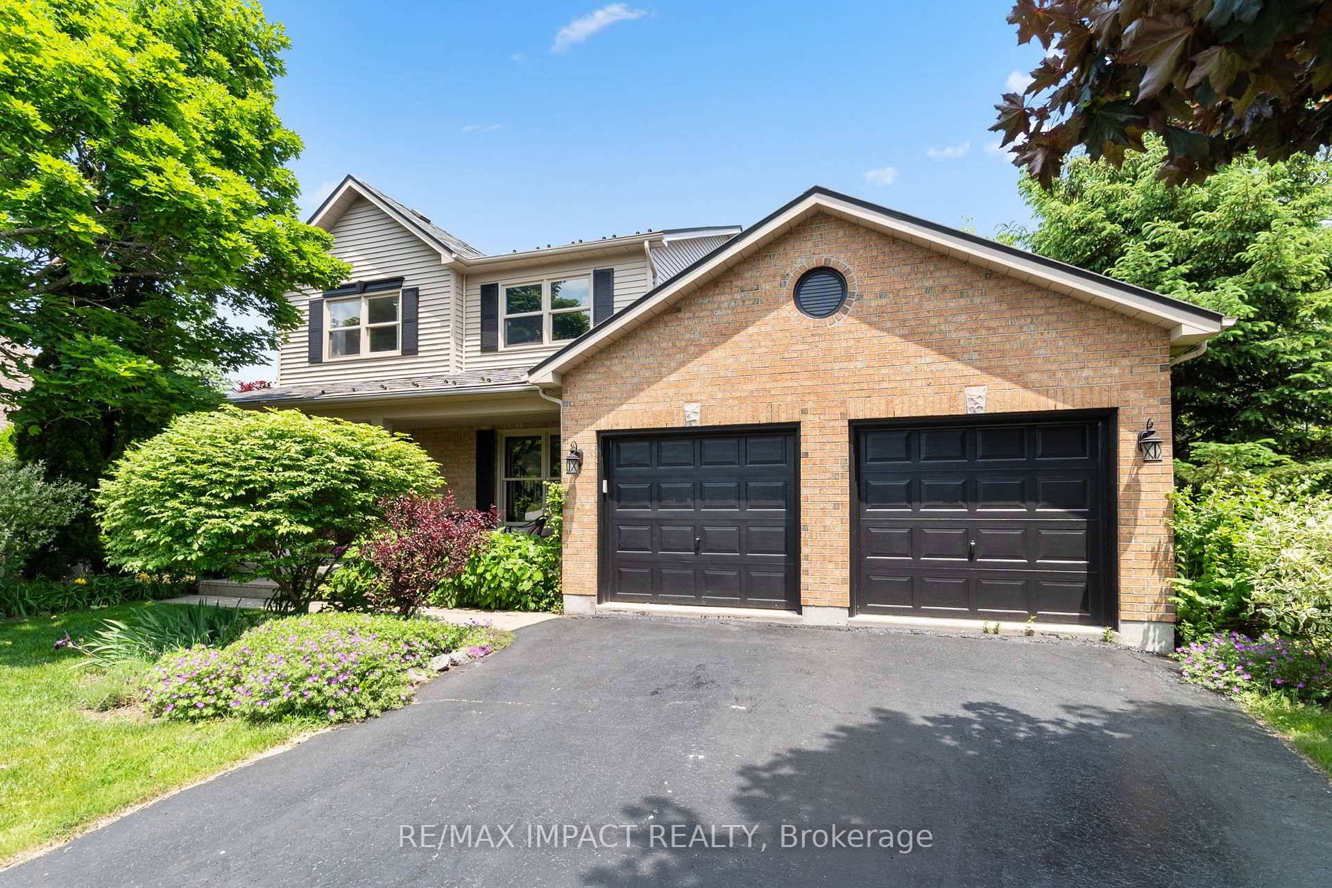Nestled at the end of a cul de sac in one of Port Hopes most sought after neighborhoods, this stunning 3 bedroom home offers space, comfort, and versatility for the ...