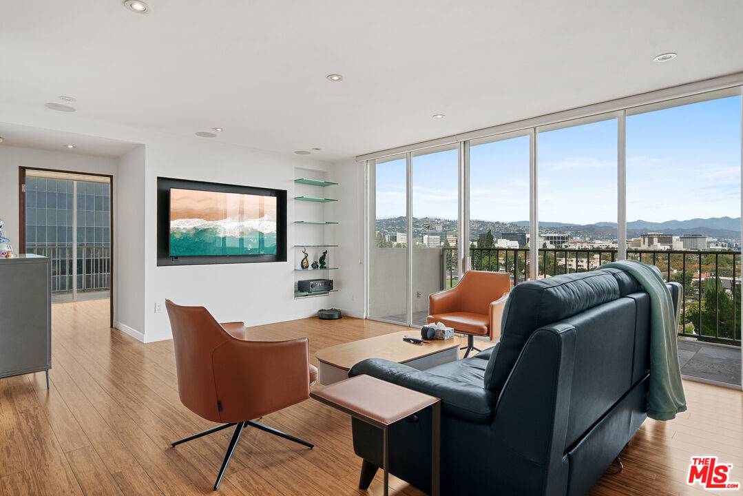 2160  Century Park East 2BR Beverlywood La