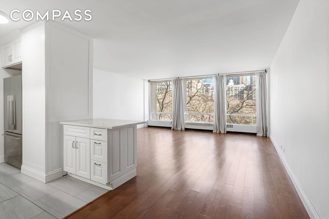Extra large, beautifully renovated one bedroom in Kips Bay Towers, the iconic condominium designed by I.