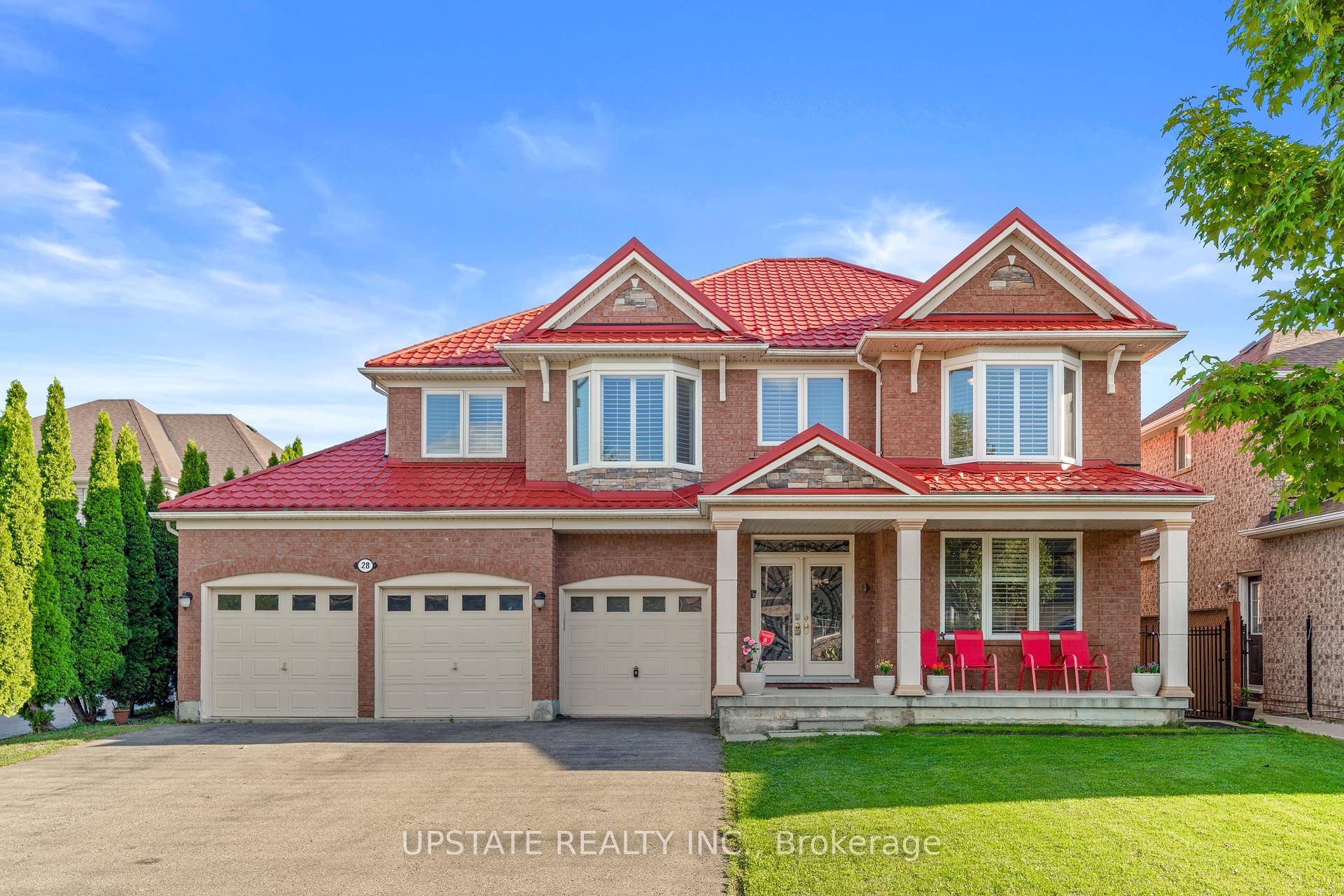 Welcome to 28 Cosmo Crt, an elegant haven in the prestigious Vales of Castlemore, set peacefully beside Maggie Pond.