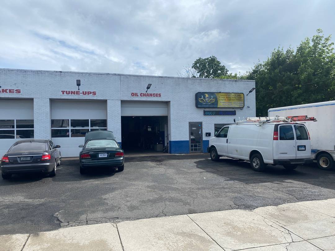 Great investment in prime location on East Main Street, Waterbury in very desirable area.