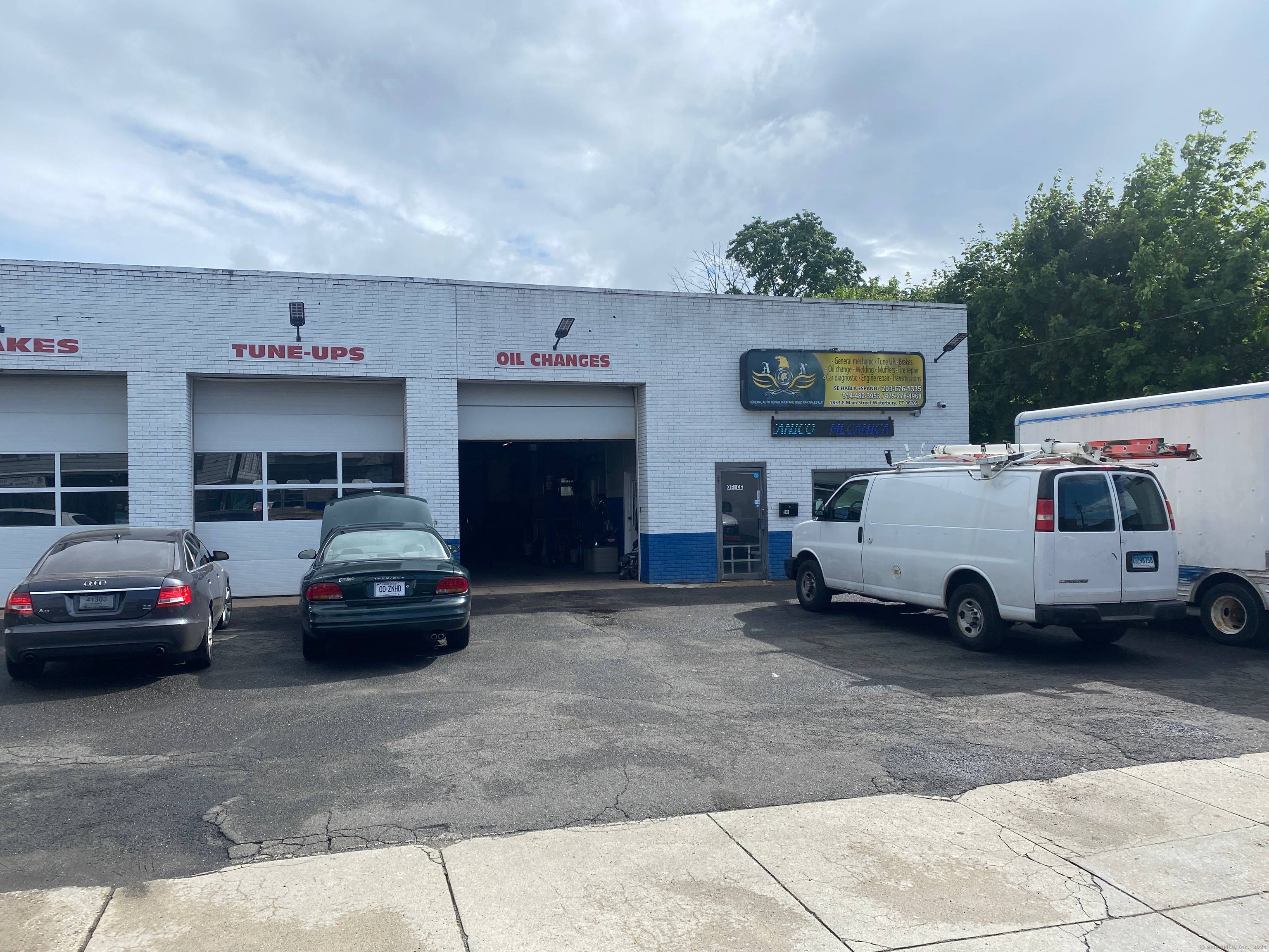 Great investment in prime location on East Main Street, Waterbury in very desirable area.