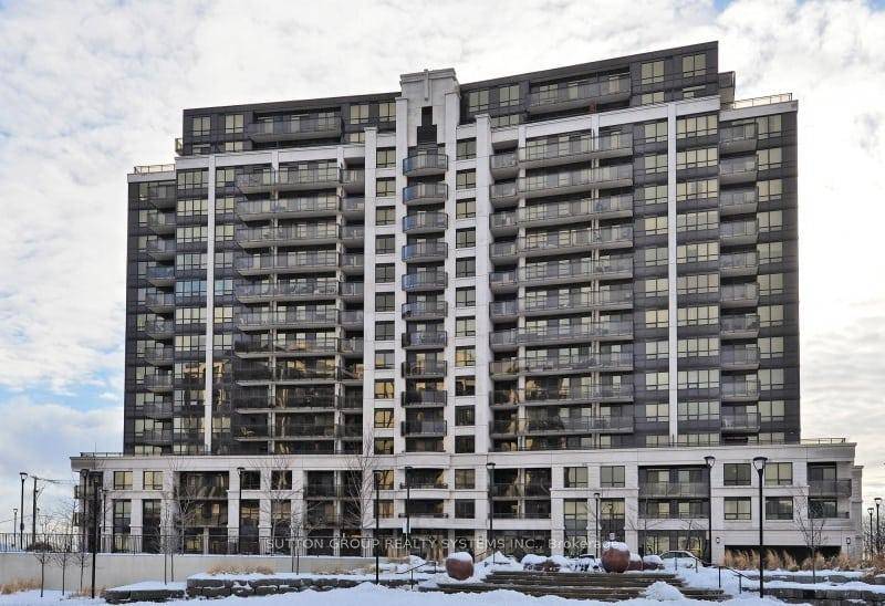 Rarely Available Penthouse Suite in a Highly Sought After Location.