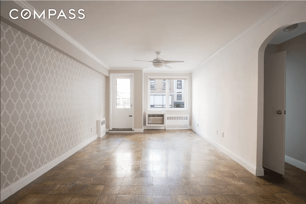 Great Chance to Live in a Full Service Condo Building in Chelsea !