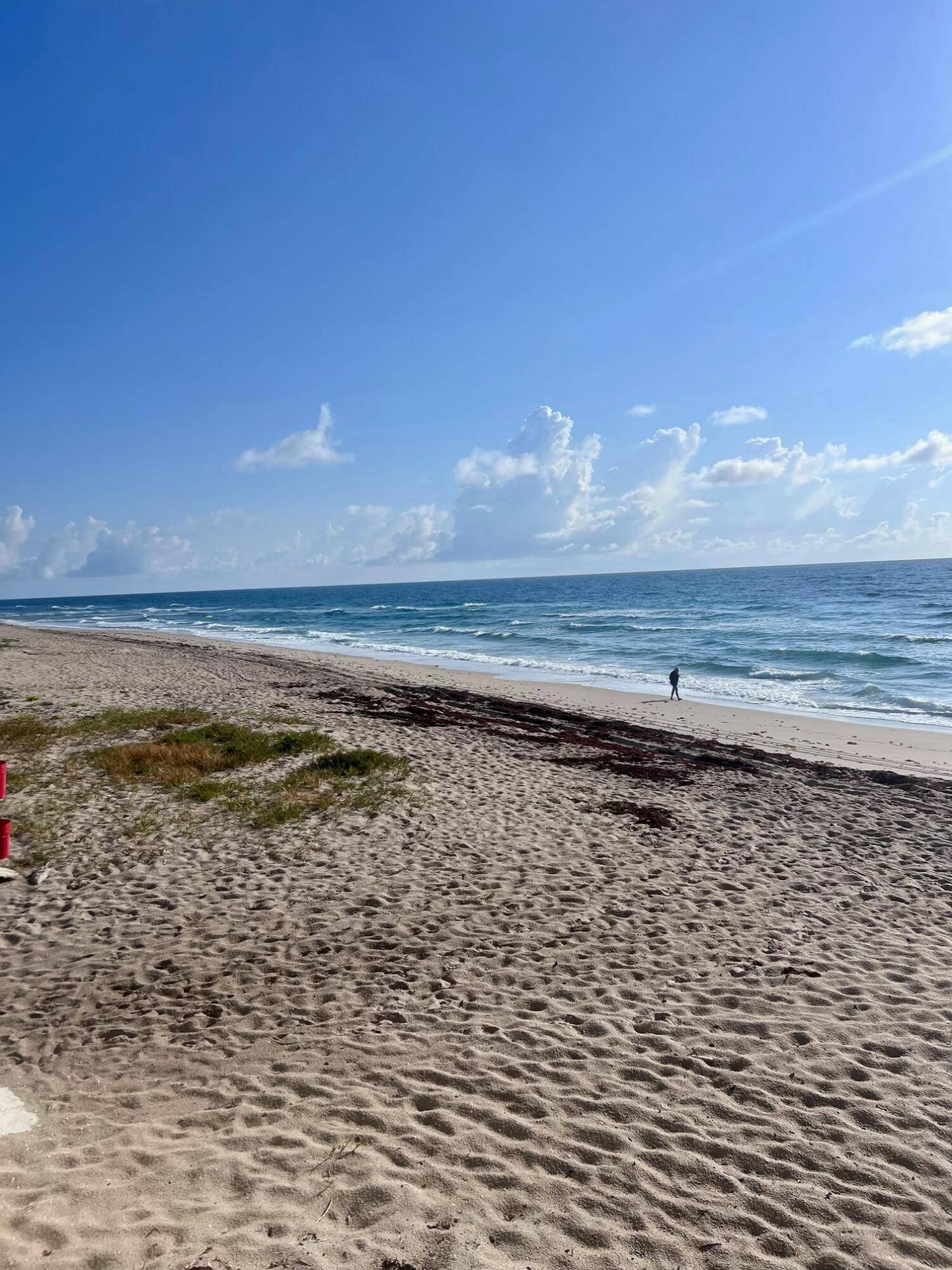 Come and experience luxury living in South Palm Beach in this spectacular first floor unit.