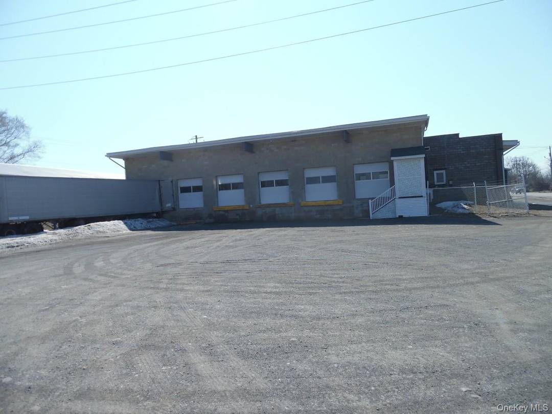 Well maintained Storage and Distribution facility conveniently located on 912 Pulaski Highway, Pine Island, NY.