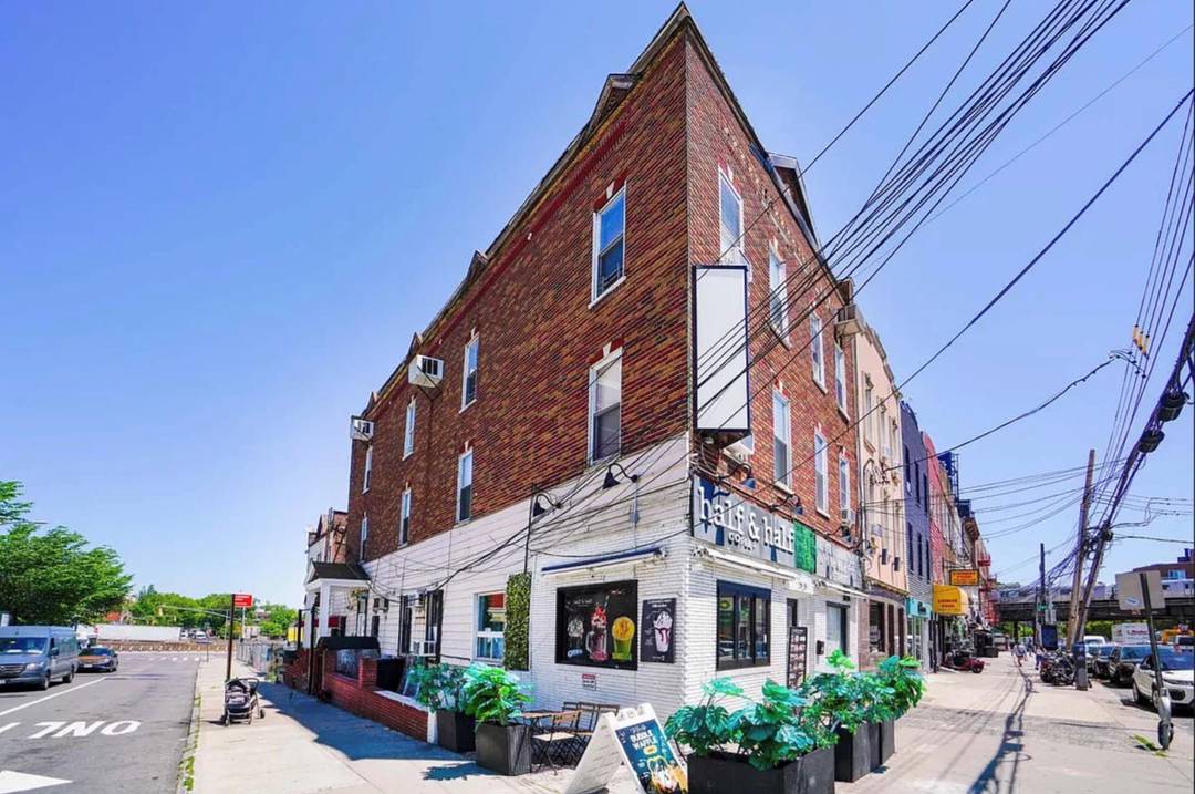 Turnkey Mixed Use Investment Opportunity in Prime Astoria 4.