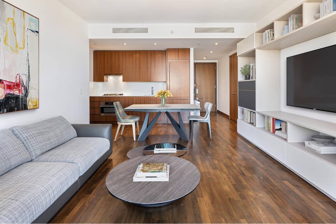 Stunning New Development Condo on 5th Avenue !