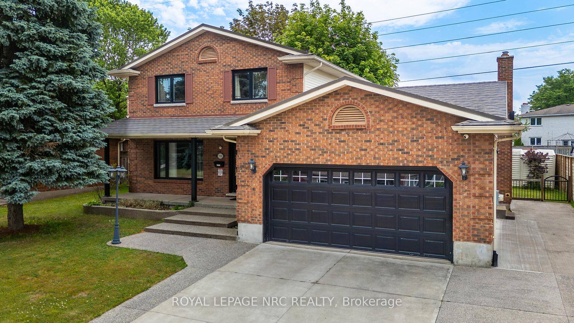 This well built home is in a family friendly neighbourhood, has no rear neighbours and features an incredible suite in the basement the perfect set up for multi generation living ...