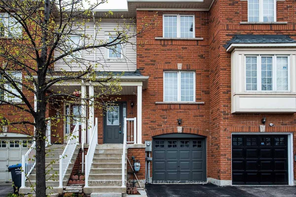 ! ! GREAT LOCATION ! ! ABSOLUTELY MOVE IN CONDITION Townhouse available for in high demand location in Brampton.