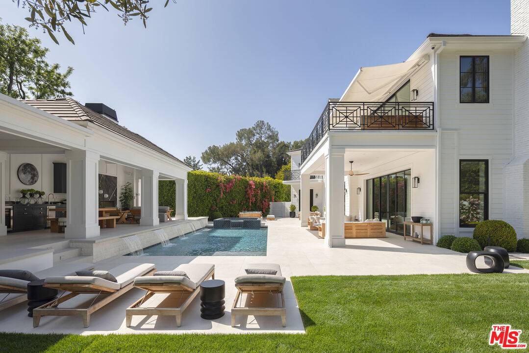 9520   Hidden Valley Rd 7BR Beverly Hills Post Office | B.H.P.O. La