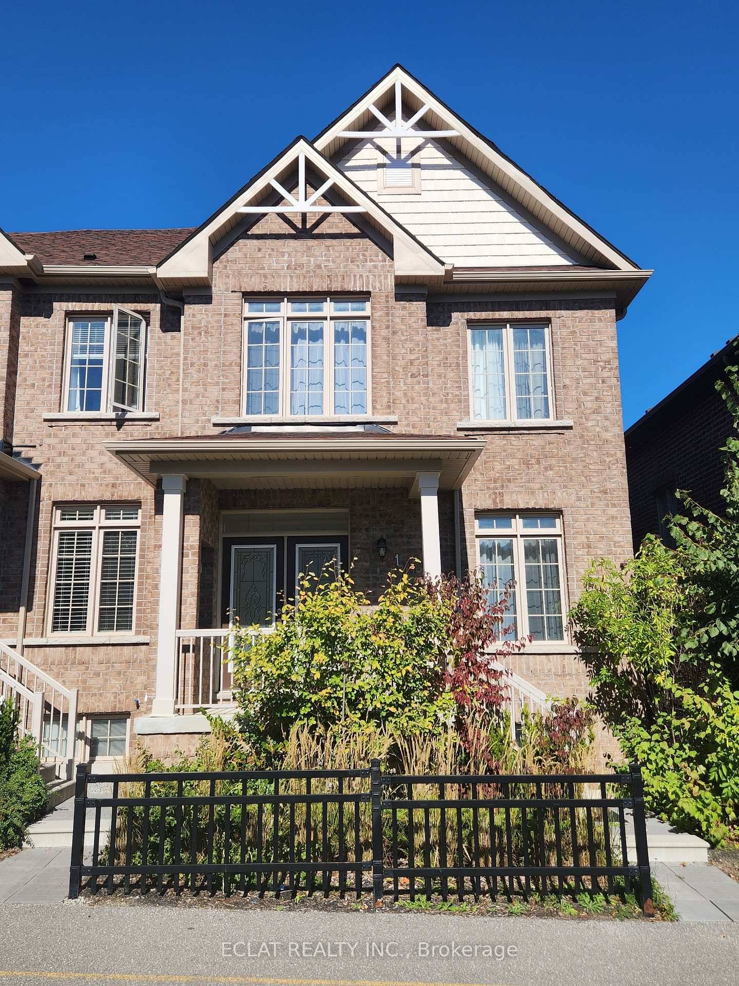 Stunning All Brick Townhouse In Prime Location !