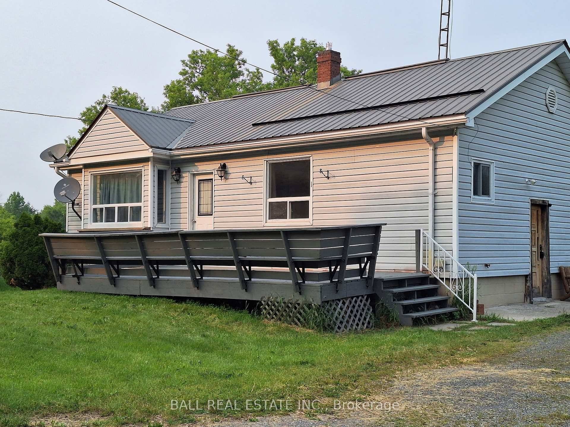 Enjoy peaceful country living in this cozy 3 bedroom, 1 bath bungalow, perfectly situated between Havelock and Marmora so you're not too far from town with keeping it country.