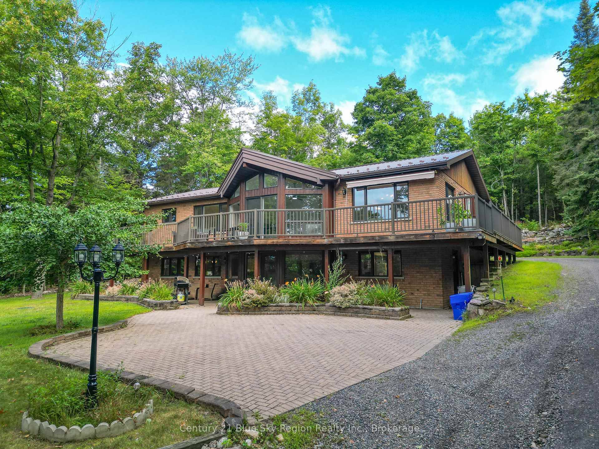 Stunning Lakeview Retreat on 5.