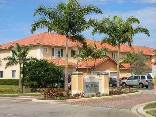 Beautiful 3 Bedroom, 2. 5 Bath, 2 Story Townhouse in the Coveted Catalina Place Located in one of Tamarac's most desirable communities, this beautiful townhouse features tile, wood, and laminate ...