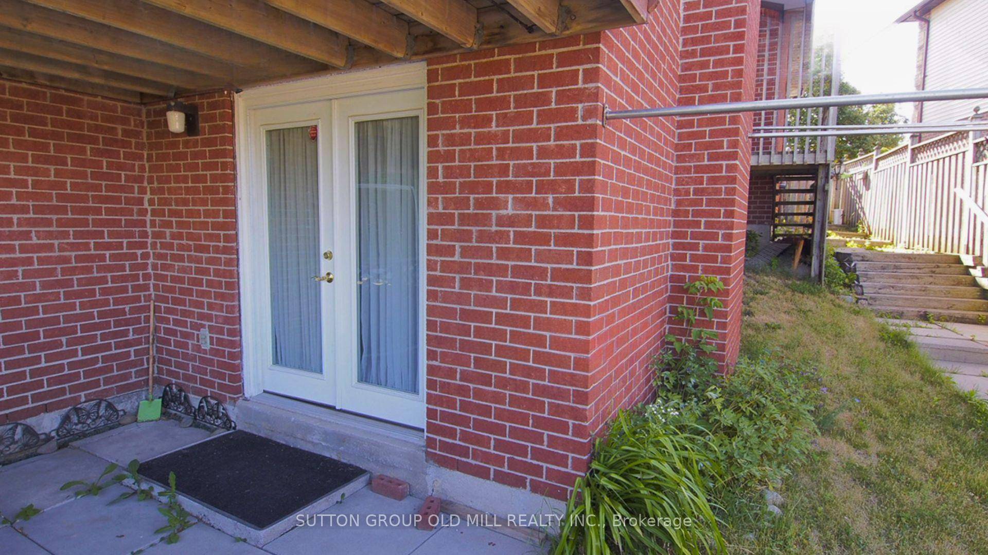 Available October 15, 2025, this bright one bedroom walk out basement apartment near Thickson Road and Dundas Street in Whitby offers comfort and convenience.