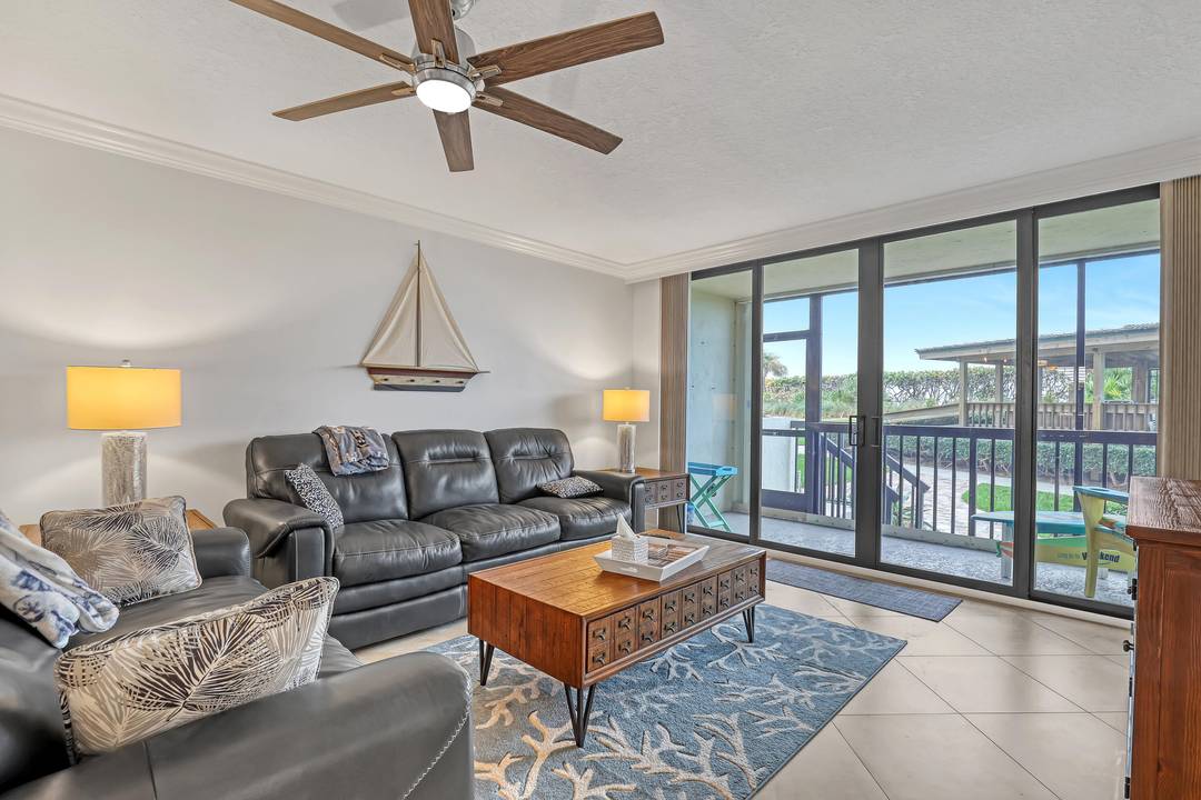 SOAK UP THE SUN IN THIS RENOVATED OCEANFRONT CONDO IN JENSEN BEACH !