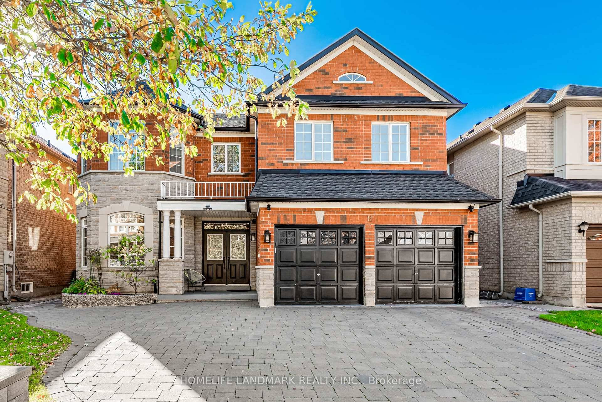 Beautiful, bright, spacious detached Glendale model by Greenpark.