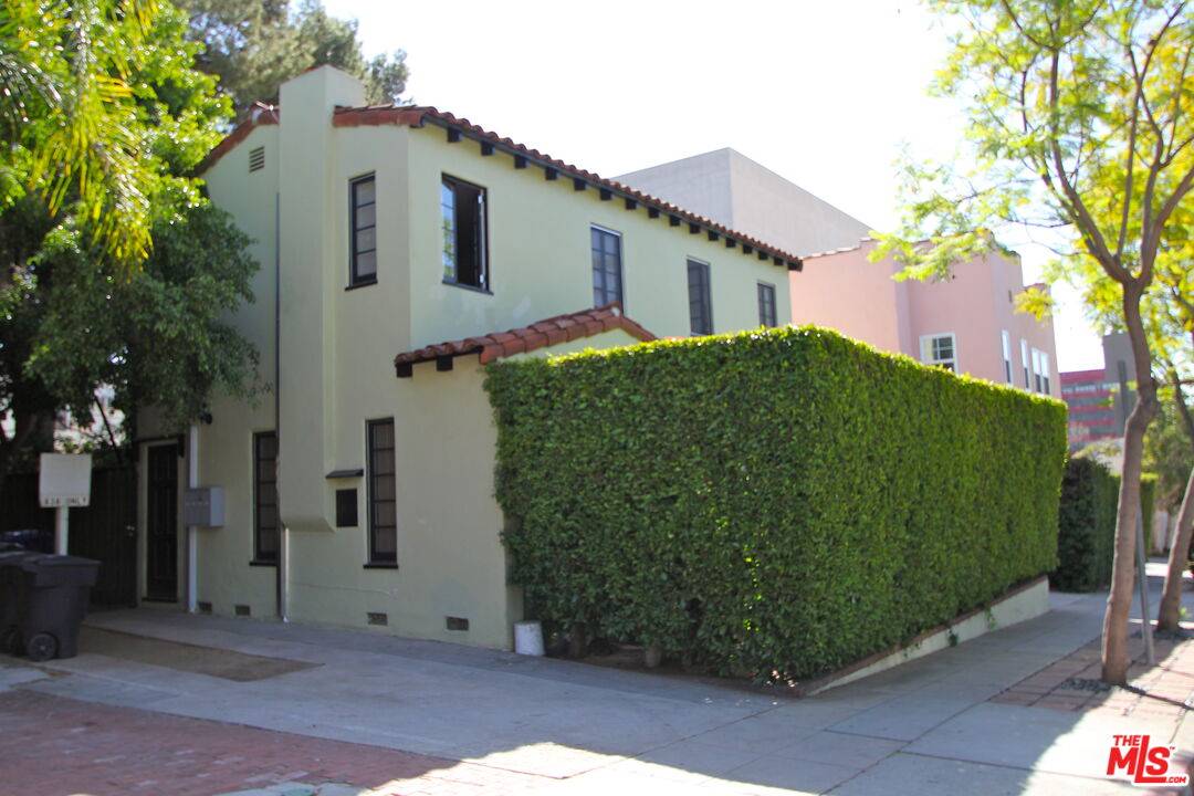 836   Hilldale Ave 5BR Sunset Strip La