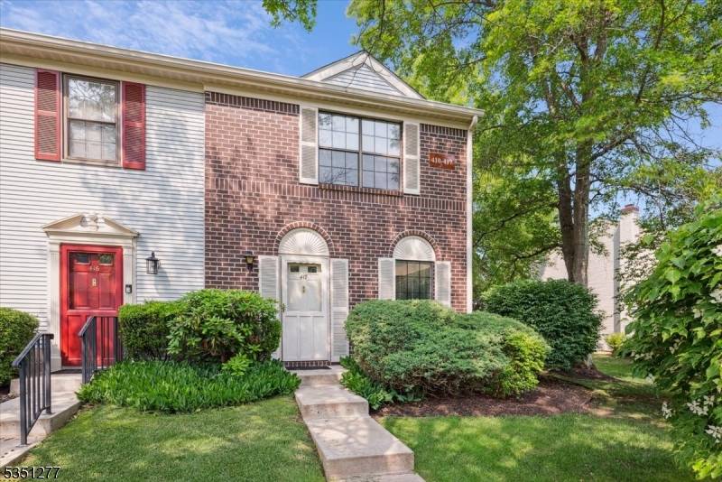Just reduced. Nestled in the sought after Society Hill, this bright airy end unit townhouse offers the perfect blend of comfort, convenience community living.