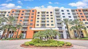 Beautiful 2BD 2BA condo at The Venture at Aventura in the heart of Aventura.