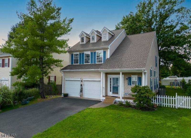 Welcome to 10 Marco Polo Ct, an immaculate 3 bedroom, 2.