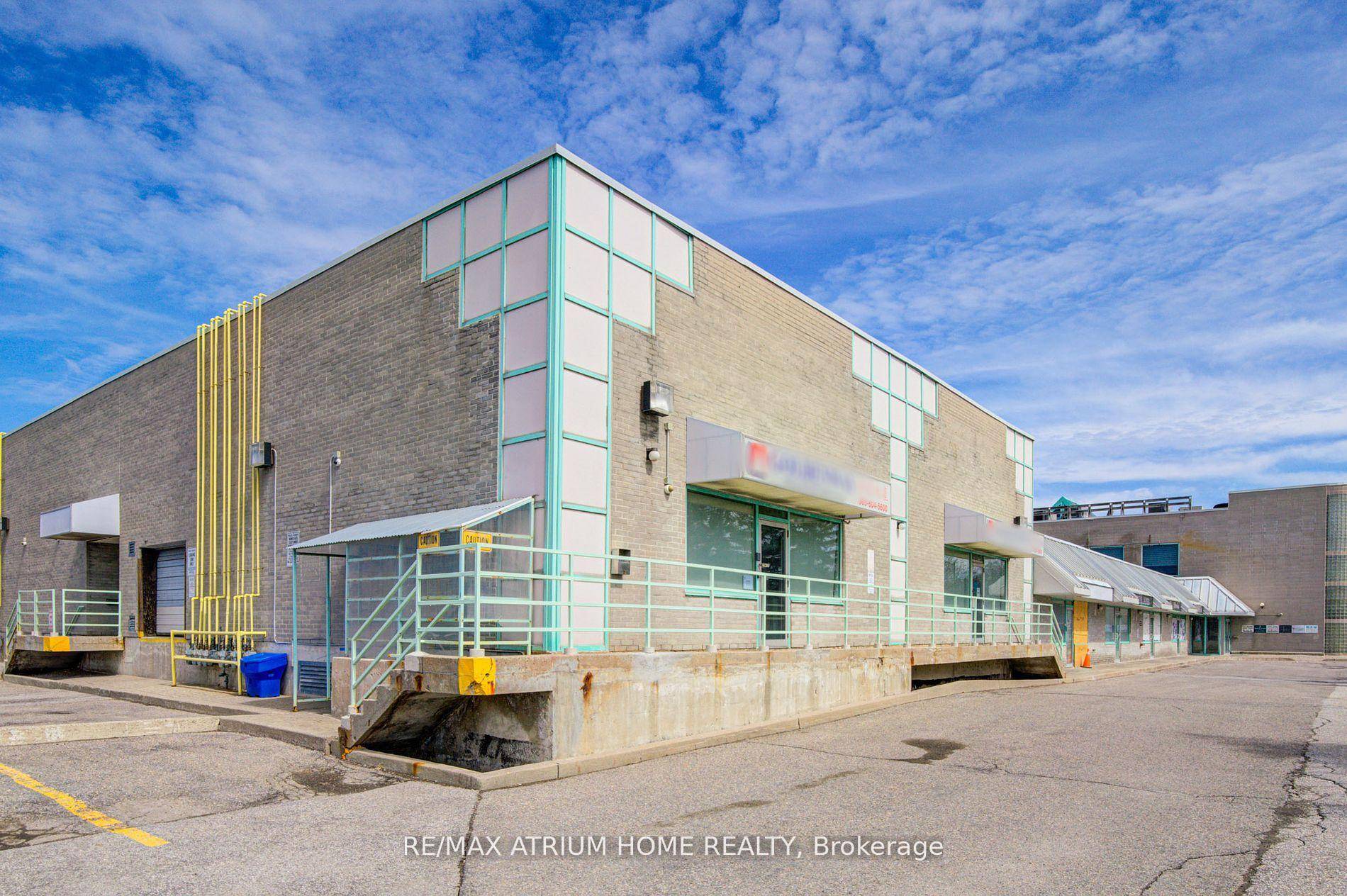 Excellent Busy Location, Well Maintained Commercial Condo Unit.