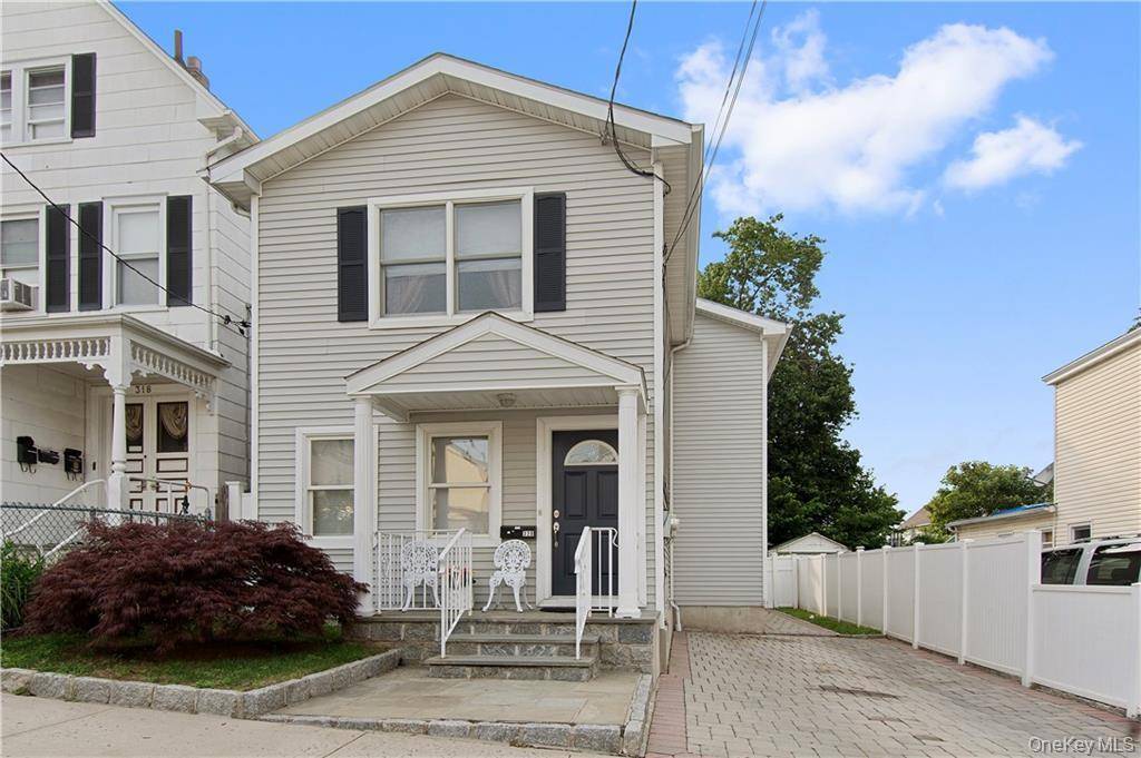 Beautifully maintained 3 bedroom, 2 bath home in Sunset Hill, just 20 years young.