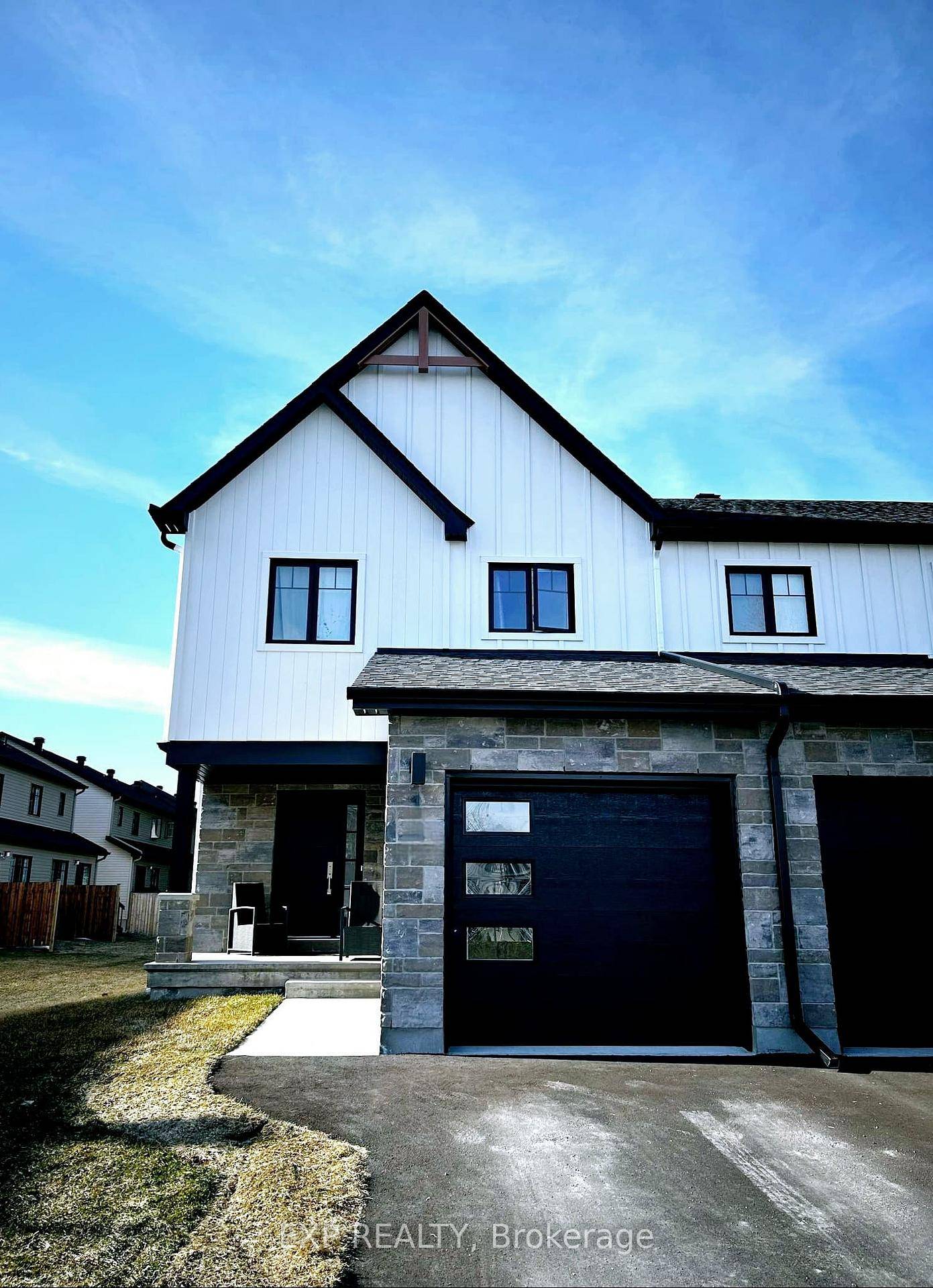 Welcome to this stunning 3bed 2.