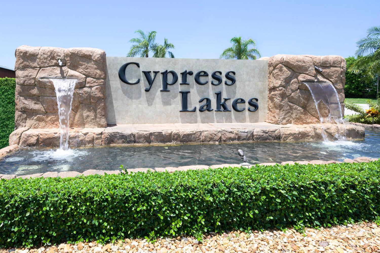 Welcome to this ready to move in 2 bed, 2 bath Den Condo on the 1st floor in the desirable 55 Cypress Lakes Community !
