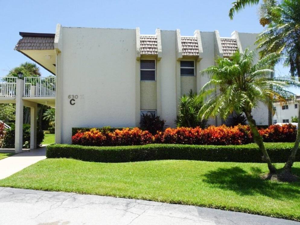 Live the South Florida lifestyle in this charming waterfront community directly on the Intracoastal.