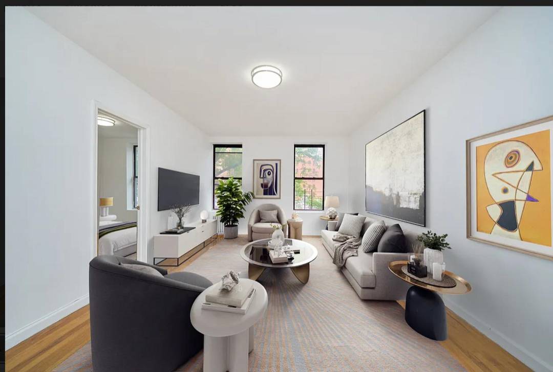 APARTMENT FEATURESIn Unit Washer DryerStainless Steel AppliancesDishwasherMicrowaveXL Living Room2 King Sized Bedrooms1Queen Sized BedroomBright amp ; SunnyAbundant Closets SpaceBUILDING FEATURESPets allowedLive in SuperClose to the Highline, Bryant Park,