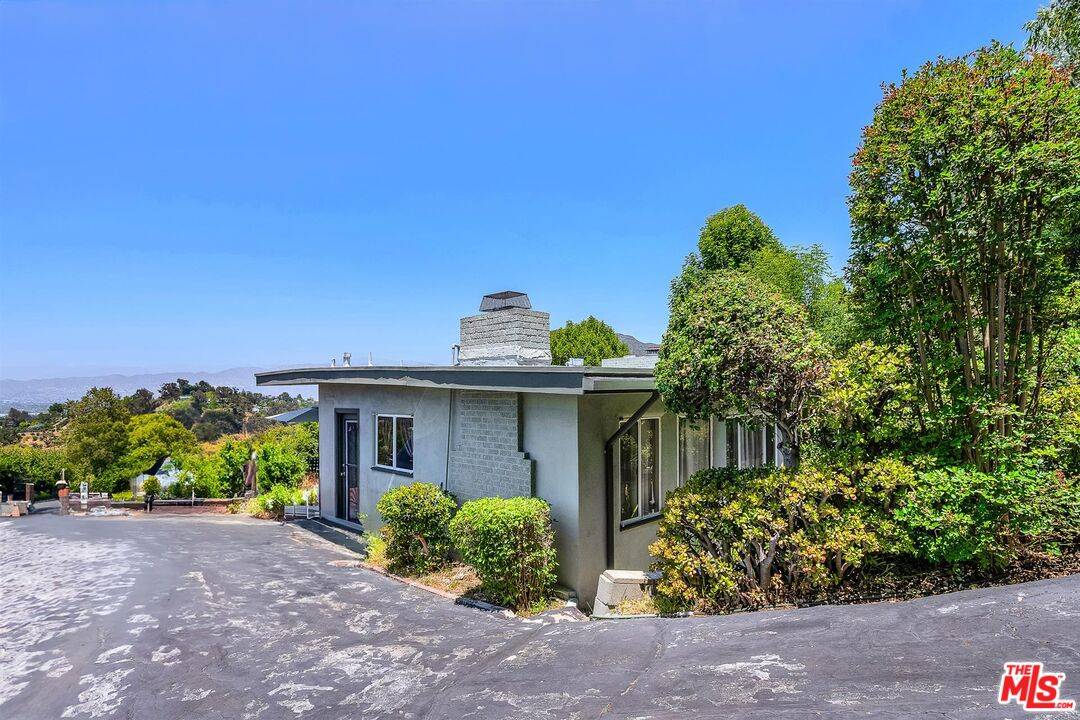 7191   Woodrow Wilson Dr 2BR Hollywood Hills East La